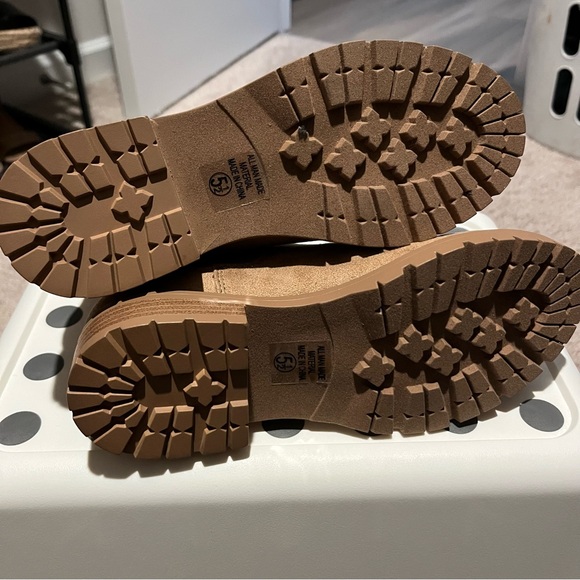 NWOT Soda Tan Ankle Booties - Picture 5 of 5